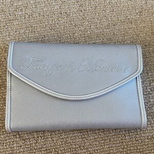 Snob Essentials silvery blue jewelry case